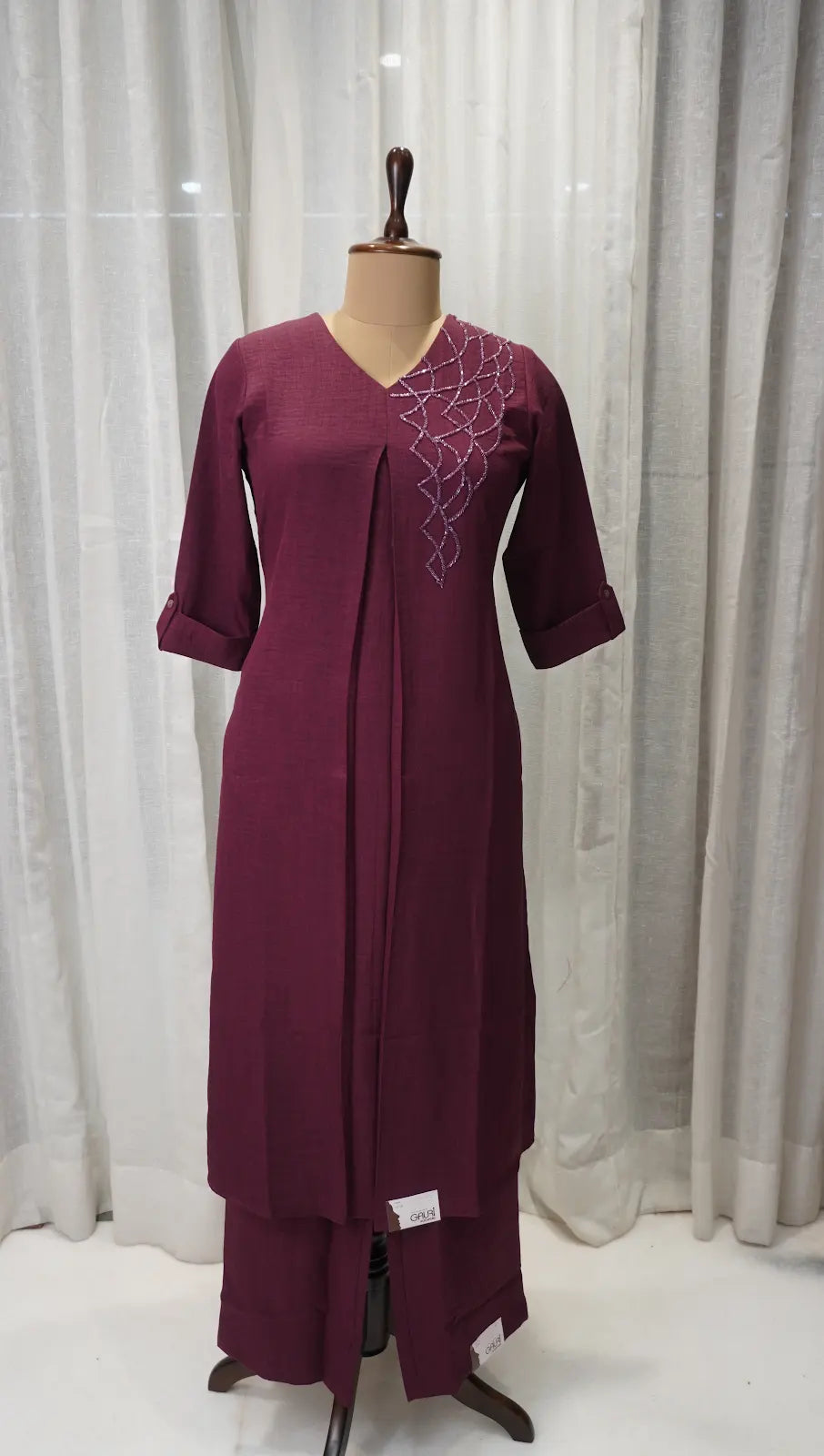 Elegant Wine Linen Kurta Set with Neck Work