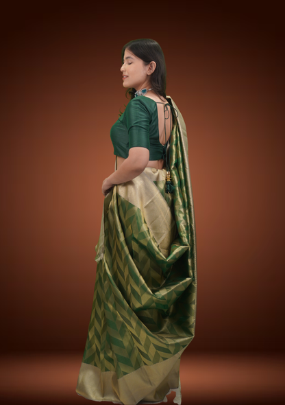 Elegant Green Kanjivaram Silk Saree with Fancy Jal Weave