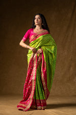 Load image into Gallery viewer, Green Banarasi Silk Saree with Pink Border and Blouse Piece
