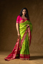 Load image into Gallery viewer, Green Banarasi Silk Saree with Pink Border and Blouse Piece
