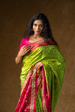 Load image into Gallery viewer, Green Banarasi Silk Saree with Pink Border and Blouse Piece
