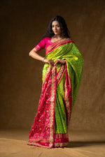 Load image into Gallery viewer, Green Banarasi Silk Saree with Pink Border and Blouse Piece
