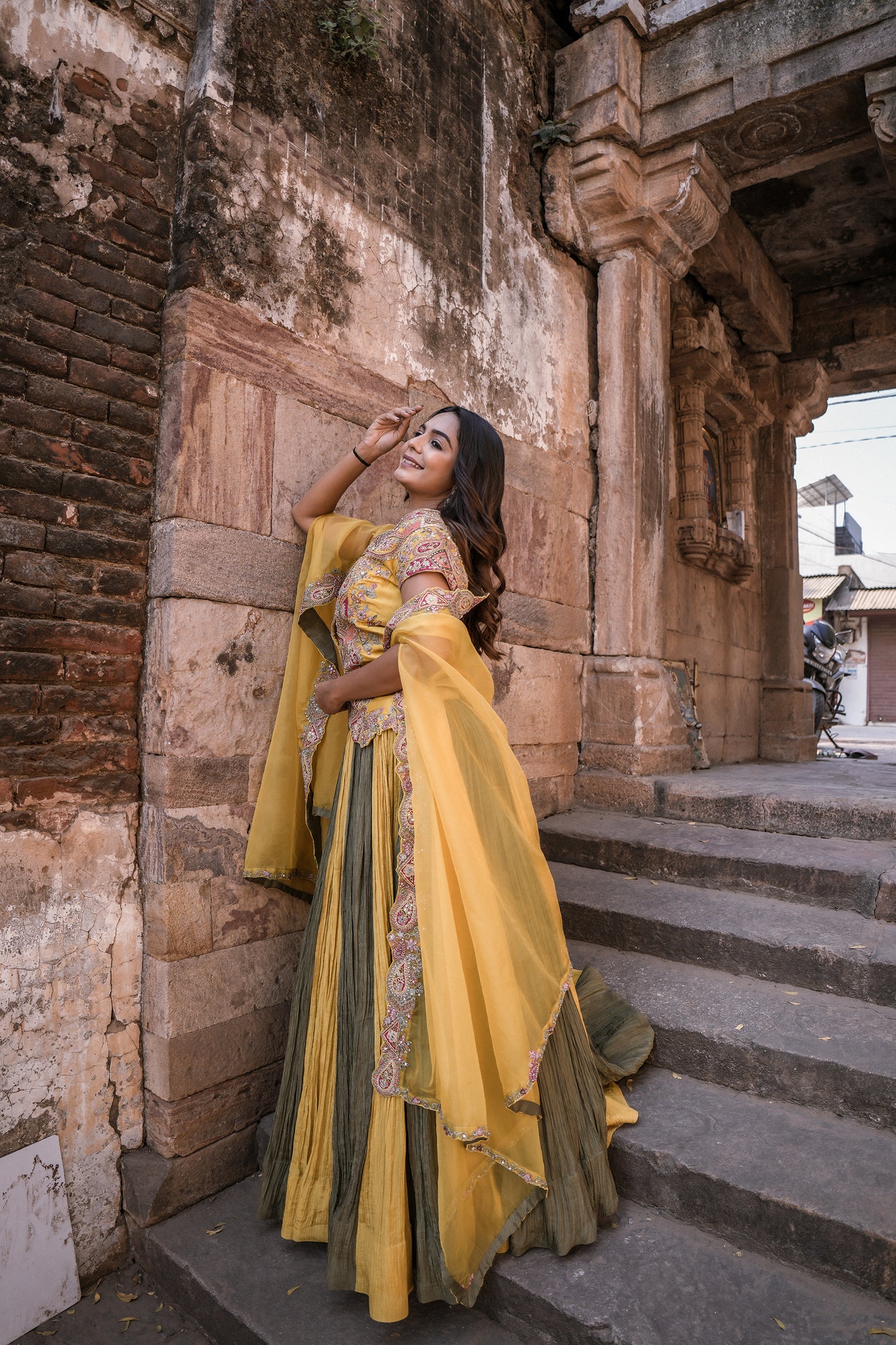 Sunlit Shimmer Kediya Choli Set with Flared Skirt & Shrug