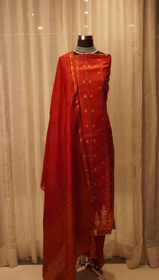 Rust Radiance Tussar Silk Shibori Dupatta with Thread Work