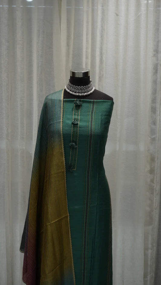 Emerald Ombre Munga Tussar Dupatta with Thread Work